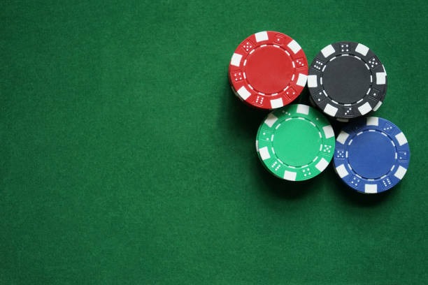 mahadewa88 app notification showing Champions League match alert and live-dealer table invitation
